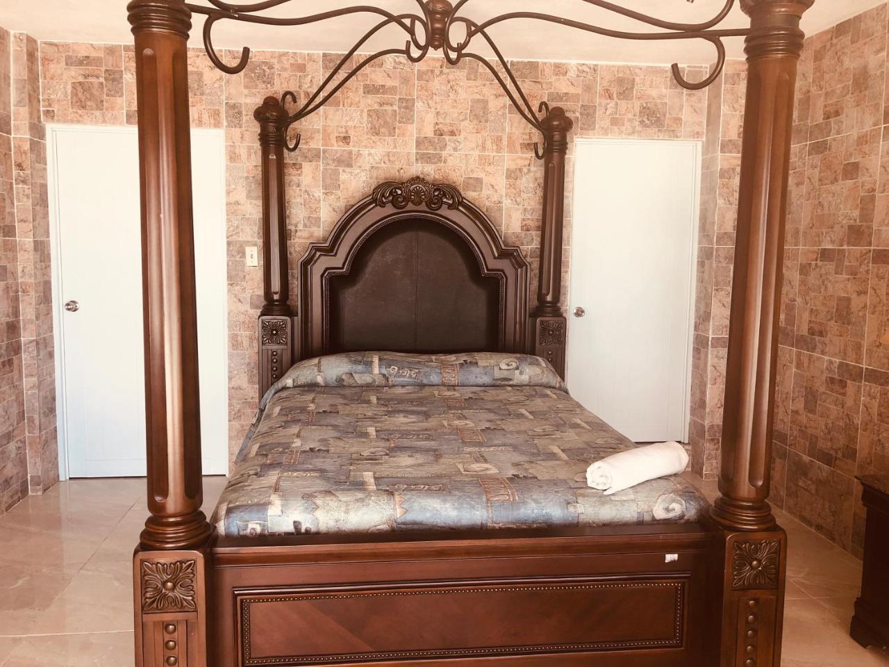 Hotel Colombus Аґуада Екстер'єр фото
